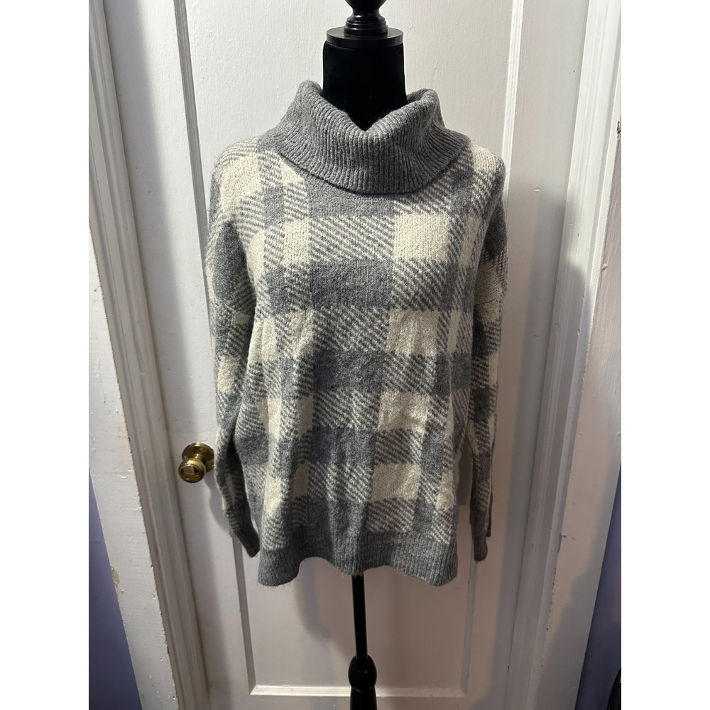 Olivia Sky Grey‎ Plaid Turtleneck Sweater in XL